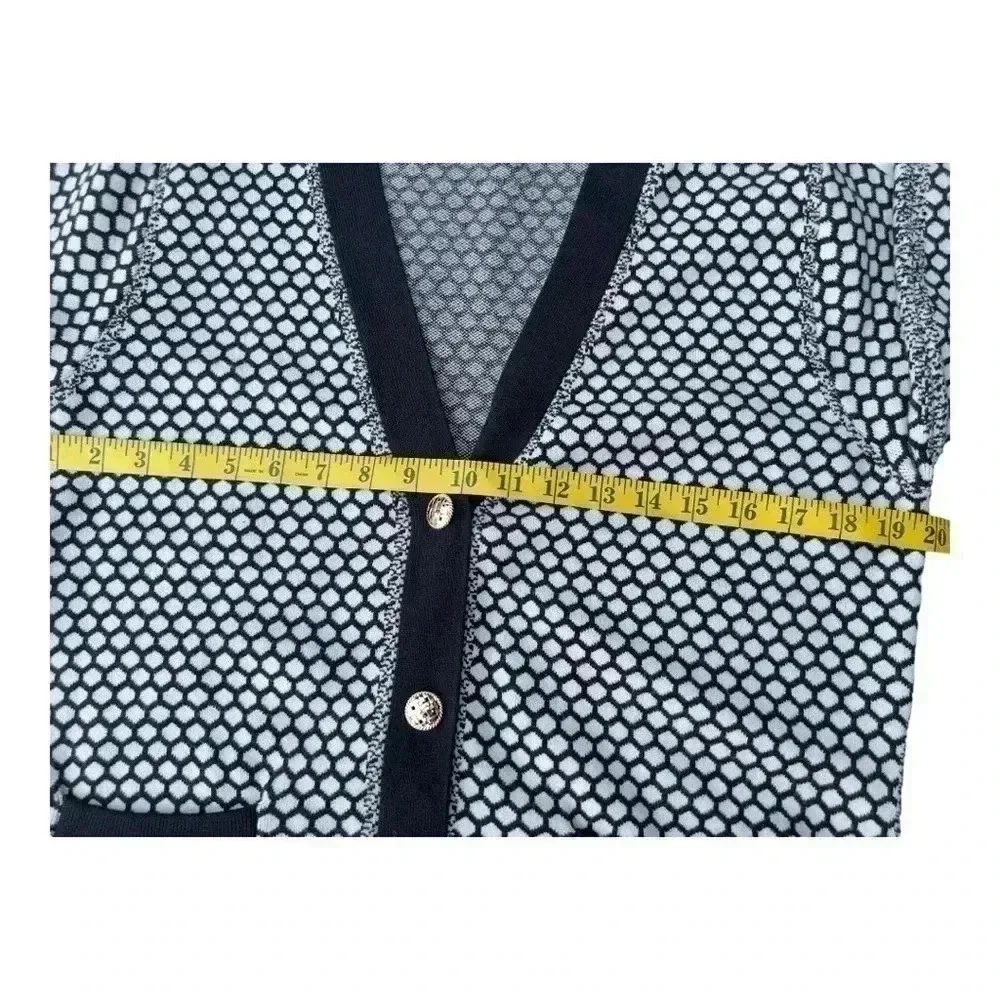 Women’s Sioni Black And White Cardigan Snap Button Closure No Size Tag Preowned
